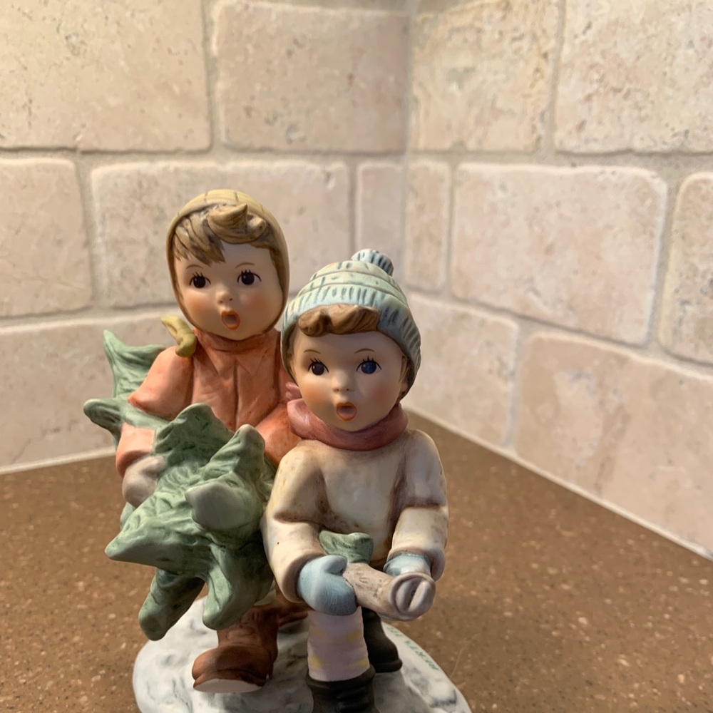 Berta Hummel Goebel Figurine